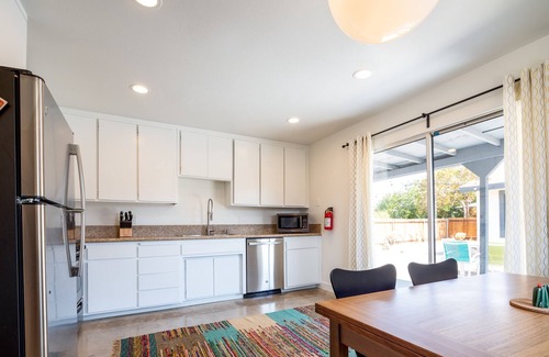 Joshua Tree Casa | The Rockhopper - Hot Tub, Fire Pit & Walk To Downtown Jt! 4 Bedroom Home by RedAwning
