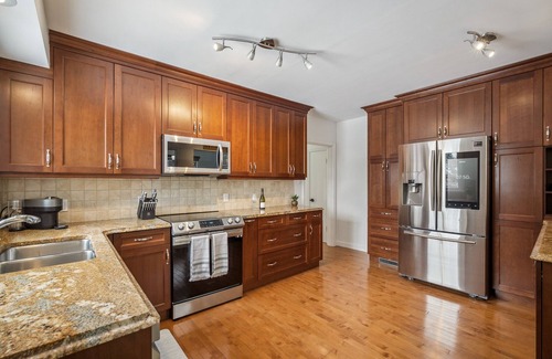 West Edmonton Casa | The Rockmount Glenora - Stunning Bungalow In The Heart of Edmonton