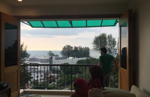 Batu Ferringhi Apartamento | The Rockview Bayu Emas Penang Near Beach