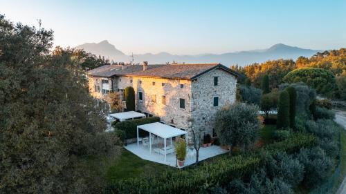 Albisano Casa | The Romantic Dependance in Luxury Villa