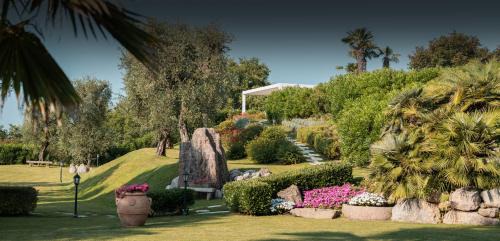 Albisano Casa | The Romantic Dependance in Luxury Villa
