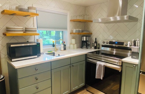 Locust Lake Village Cabaña | The Romantic Getaway W/Fireplace-Grill-Fire pit-walkable distance to the Lake!