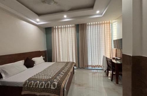 Preet Vihar Hotel | The Roop Mahal, hotel,