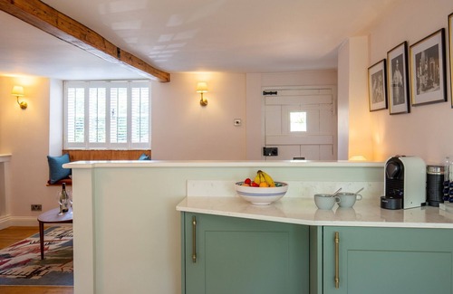 Coln St Aldwyns Cabaña | The Roost at Coln - Dog Friendly Romantic Retreat