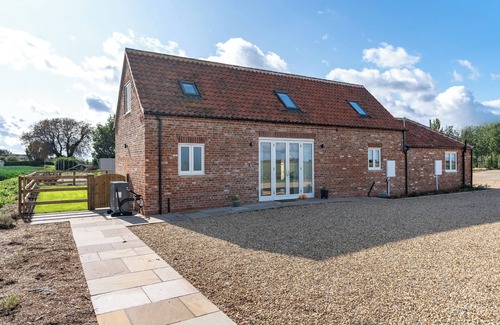 Frampton Casa | The Roost Barn Conversion in Rural Lincolnshire. Dog Friendly Accommodation!