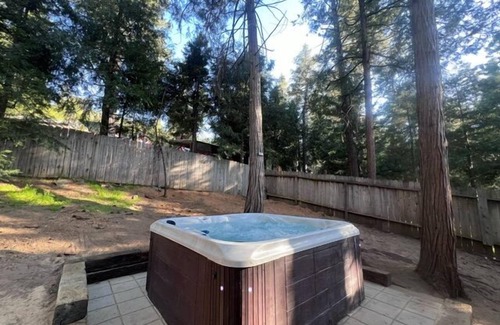 Idyllwild Cabina | Log cabin with hot tub and sauna