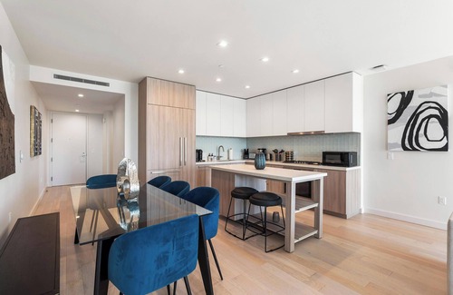 Pico Apartamento | The Rose Quartz Luxe Condo Rooftop Pool & Sauna Steps to 3rd Street Promenade