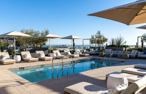 Downtown Apartamento | The Rose Quartz - Rooftop Pool, Gym Glamorous Santa Monica 2BR