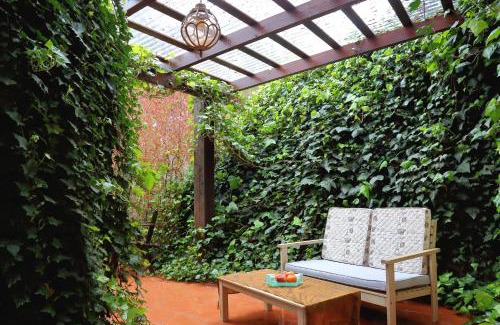 Kfar Vradim Cabina | The Rose Trail