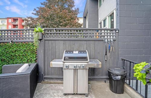 Kelowna Central Business District Apartamento | The Rosemead Suite