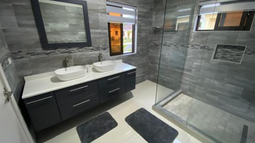 Ocho Rios Villa | The Roseville