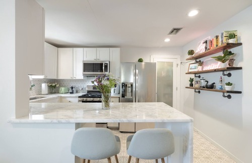 Rosewood Casa | The Rosewood: Pool + 5 minutes to DT ATX