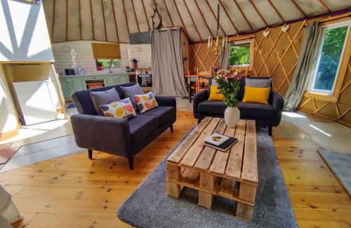 Radstock Cabaña | The Roundhouse, con un jardín en Stratton-on-the-Fosse, Ref 14576