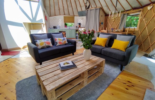 Radstock Cabaña | The Roundhouse, con un jardín en Stratton-on-the-Fosse, Ref 14576