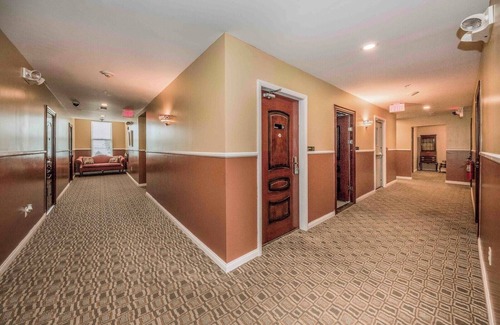 Cape Vincent Hotel | The Roxy Cape Vincent