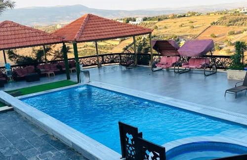 Suwailih Chalet De Esquí | The Royal Chalet