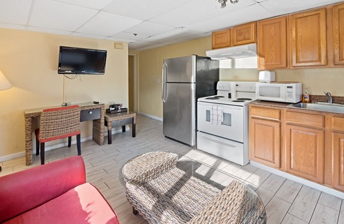 Fort Pierce Hotel | The Royal Inn Beach Hotel Hutchinson Island