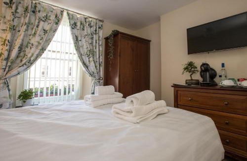 Lampeter Hotel | The Royal Oak Pub