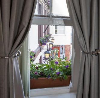 Lampeter Hotel | The Royal Oak Pub