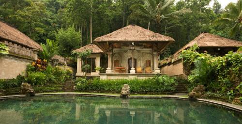 Kedewatan Complejo | The Royal Pita Maha