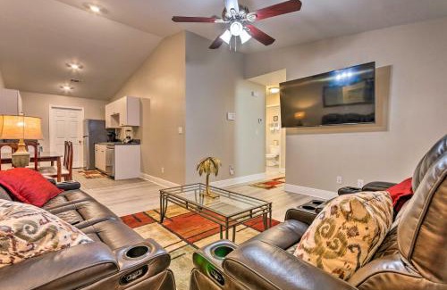 Pensacola Heights Casa | The Royal Retreat about 10 Mi to Local Beaches!