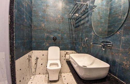 Bhuj Hotel | The Royal Riviera Resort & stay