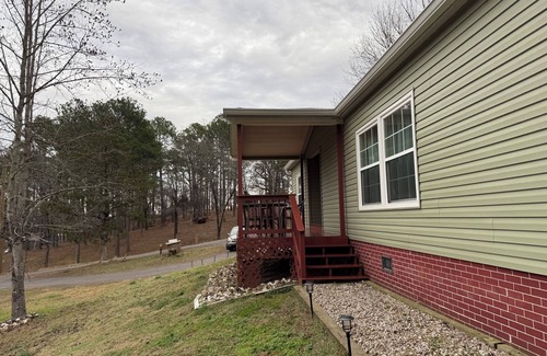 Royal Casa | The Royal RoadHouse Charming 2-bedroom house near Lake Ouachita