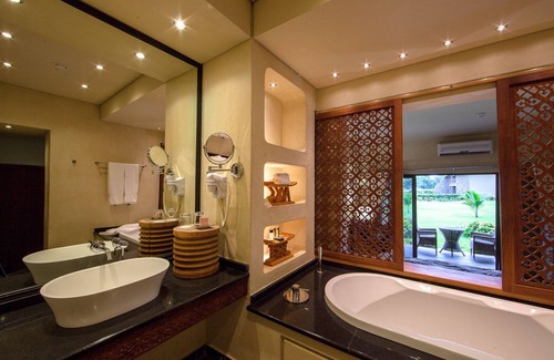 Akosombo Complejo | The Royal Senchi Hotel and Resort
