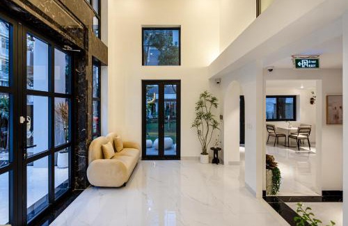 Phu My Hung Hotel | The Royal Sky - Phu My Hung