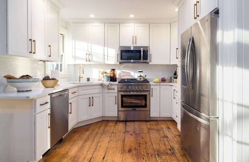 Historic Hill Casa | The Royce on Spring - High-End Family Getaway in Newport