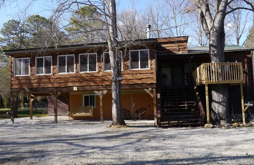 Franklin Cabina | The Ruby River - Phenomenal Riverfront Cabin