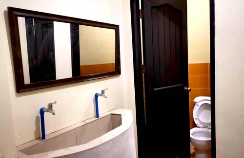 Lapu-Lapu Hotel | The Runway Inn - Mactan Cebu