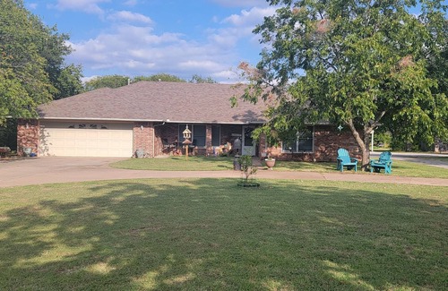 Stillwater Casa | The Russell House 3 Bed 2.5 Bath Home in Stillwater 1.5 miles to OSU