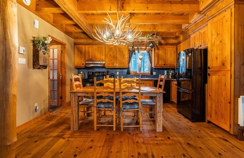 Les Pays-d'en-Haut Regional County Municipality Cabina | The Rustic - Nature retreat with Private SPA