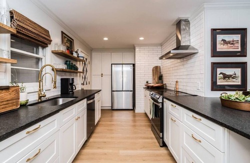West Jefferson Casa | The Rustic-10 mins to West Jefferson
