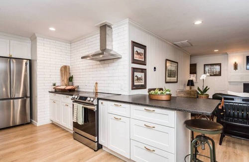 West Jefferson Casa | The Rustic-10 mins to West Jefferson