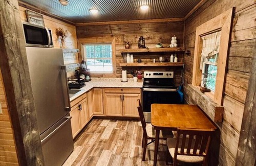 Saint Helens Cabina | The Rustic Ave. Red River Gorge