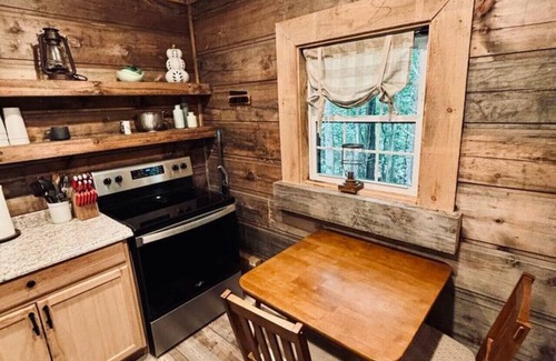 Saint Helens Cabina | The Rustic Ave. Red River Gorge