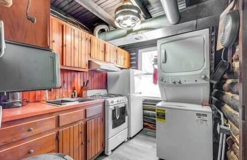 Blakeslee Casa | The Rustic Cabin The Rustic Cabin