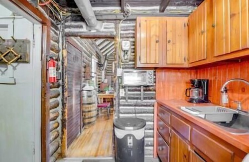Blakeslee Casa | The Rustic Cabin The Rustic Cabin