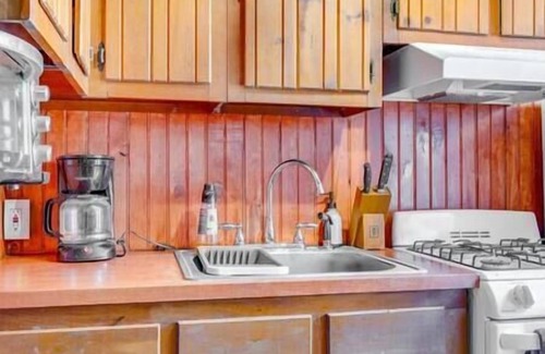 Blakeslee Casa | The Rustic Cabin The Rustic Cabin