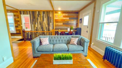 Albany Apartamento | The Rustic Home Albany NY - 3 Bedroom Private Second Floor Apartment