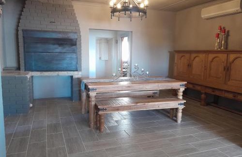 Trawal Casa | The Rustic Oak Guesthouse