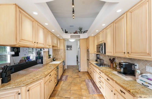 Jupiter Casa | The Rustic Resort - 2 Homes Next Door & Event Building! Sleeping for up to 30!