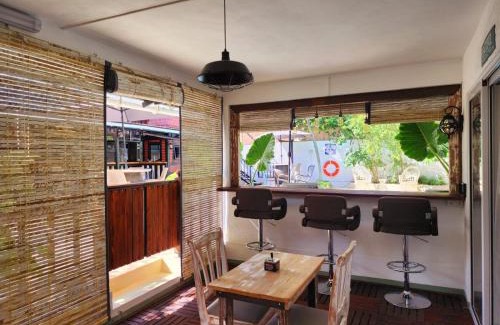 Pointe aux Canonniers Cama Y Desayuno | The Rustic Vintage Suite