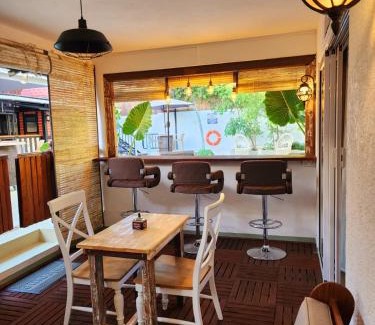 Pointe aux Canonniers Cama Y Desayuno | The Rustic Vintage Suite
