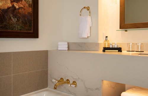 Jackson Hole Hotel | Rusty Parrot Lodge and Spa