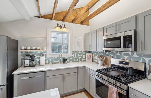 North-Central Cabaña | The Rutledge Roost of Charleston
