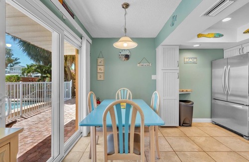 Holmes Beach Casa | The S 2b 2 Bedroom Villa by RedAwning