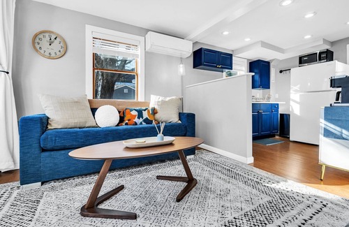 Southern Coast Apartamento | The Saco Suite - Downtown, Dog Friendly, Sleeps 4, Walk to Bars & Restaurants!